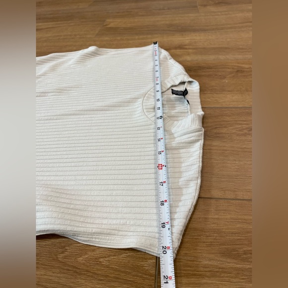 Eileen Fisher short sleeve - Picture 4 of 5